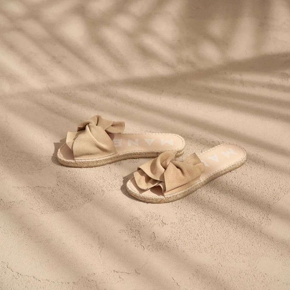 Soft Suede Sandals with Knot Hamptons Champagne Beige