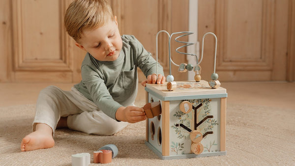 Wooden activity cube - Forest Friends